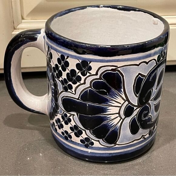 Mexican Talavera handmade Pottery blue and white patterned painted mug - Picture 9 of 13